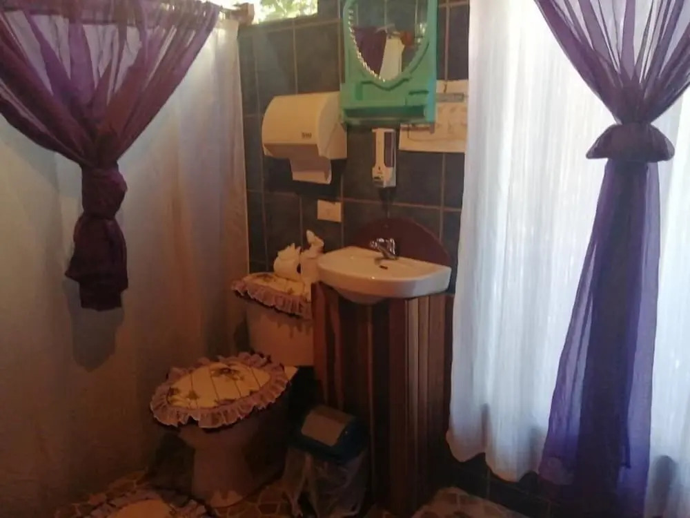 Pensión y Cabinas Colibrí B&B Costa Rica