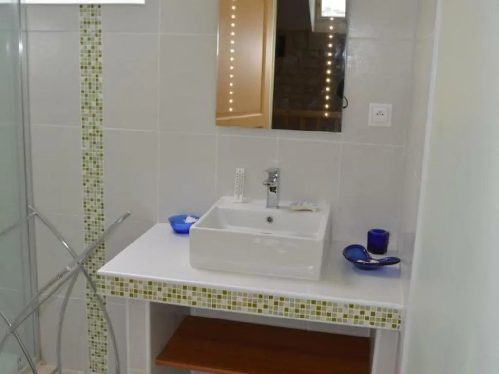 Gîte confortable à Huismes, proche de Chinon avec cour fermée - FR-1-381-370