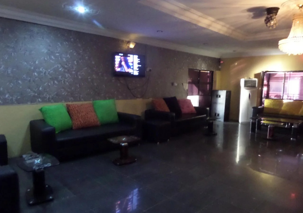 Royal Palace Hotel
