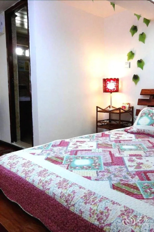 Dali Four Season Flower Inn