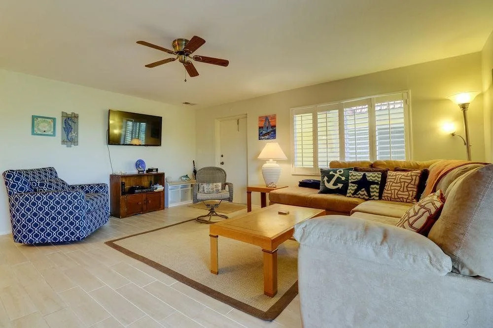 Spanish Cay A8 by RedAwning