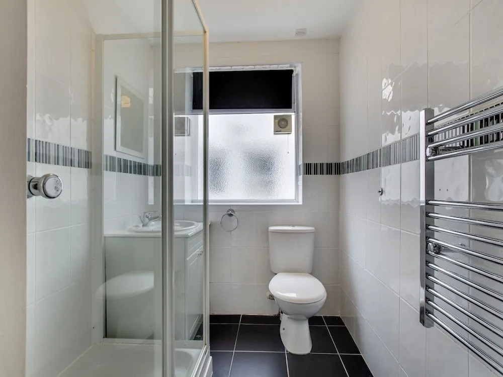 Spacious Apartment in Saint Ives near Beach