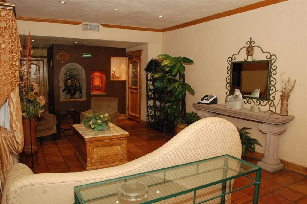 Business Hotel & Suites María Bonita