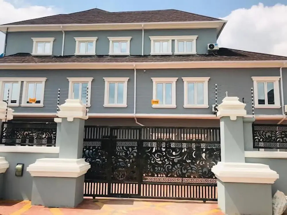 King Dee Suites and Apartments