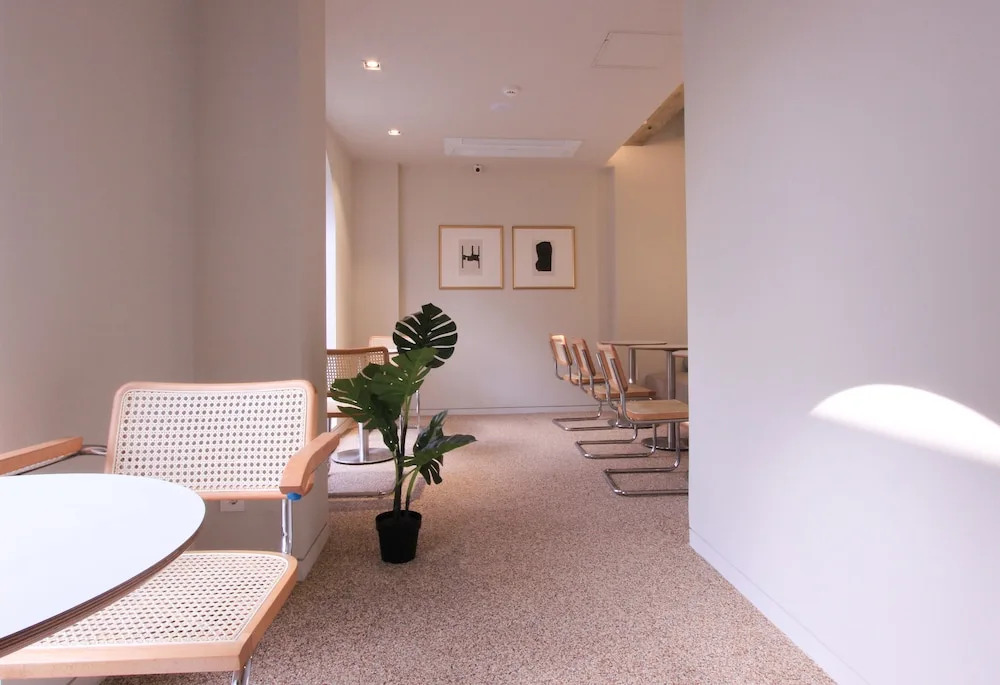 Seven Bricks Hotel