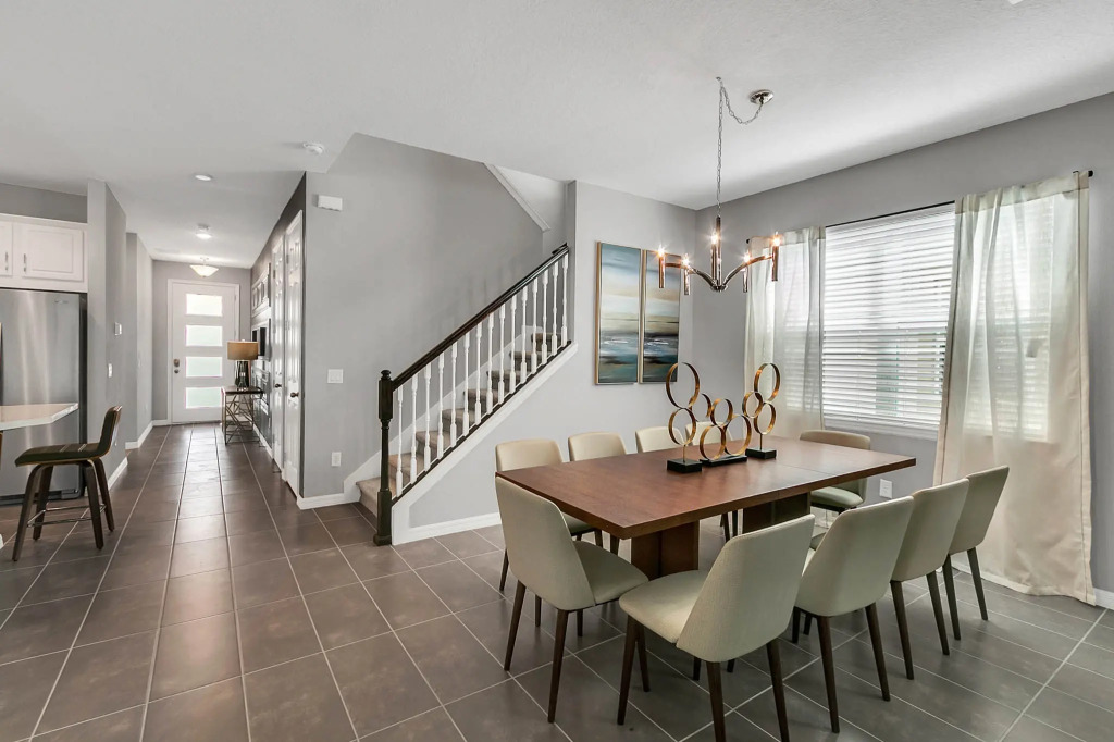 7 Bedrooms 65 Bathrooms Solara 1604 Hg