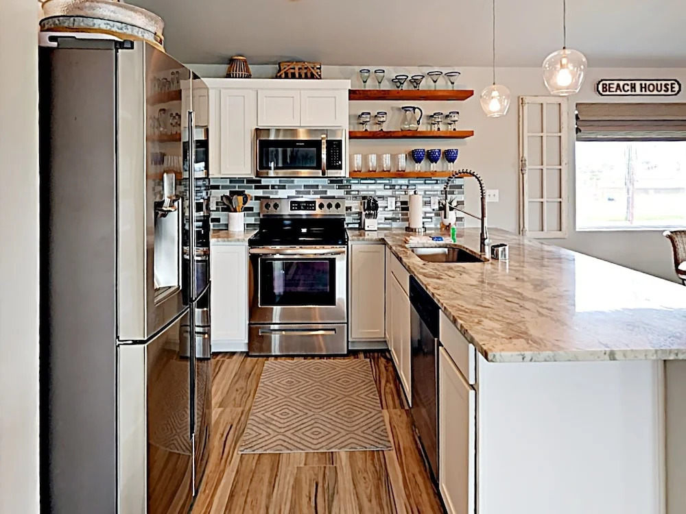 CasaTitos on Station Street - 4 Br Home