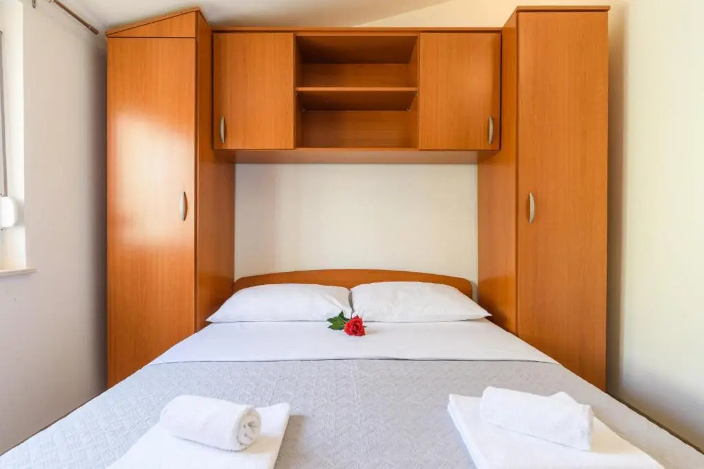 La Bodega Apartments