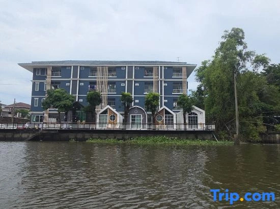 Grace Riverfront Villa Near Suvarnabhumi Airport