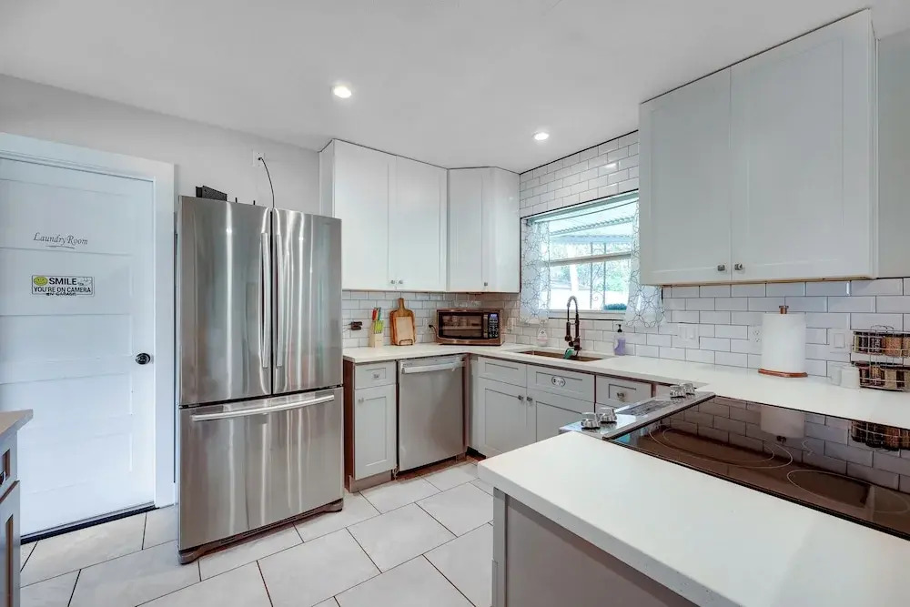 San Antonio Home, 2 Mi to Airport - Pets Welcome!