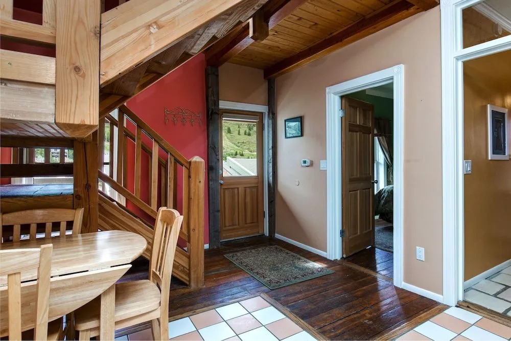 Ontario Park City bungalow