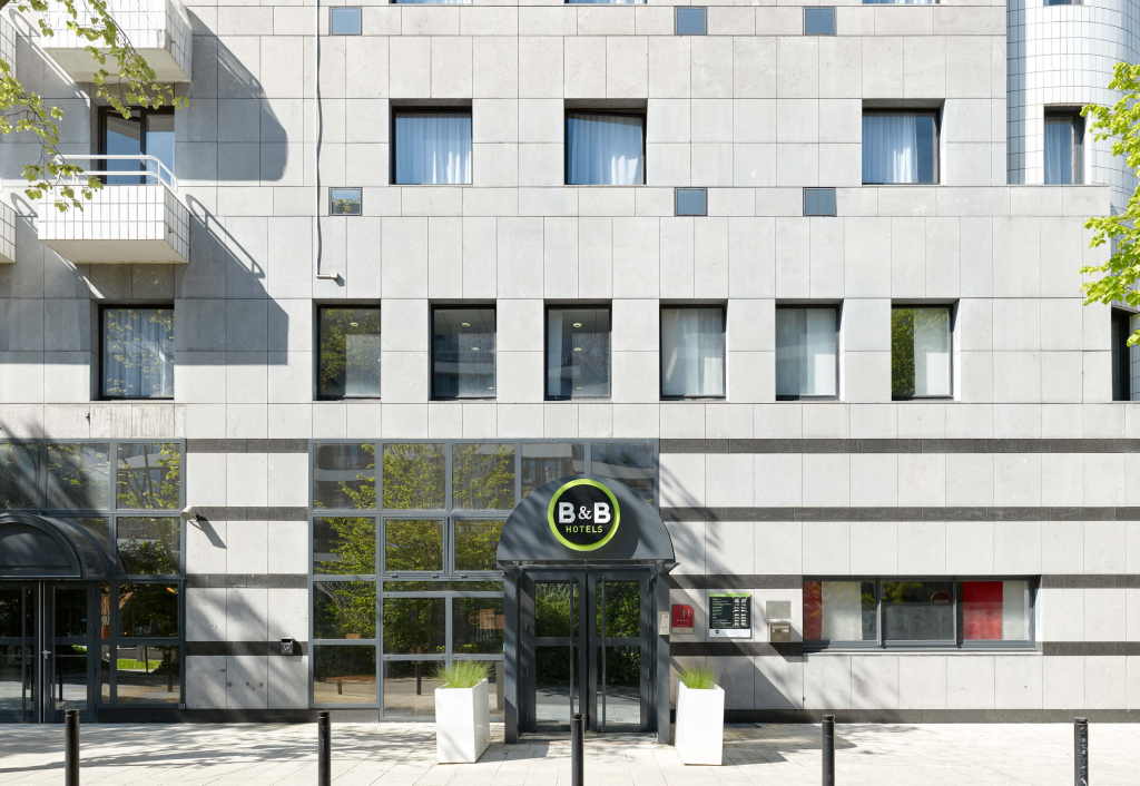 B&B HOTEL Saint-Quentin-en-Yvelines Centre Gare 4 étoiles