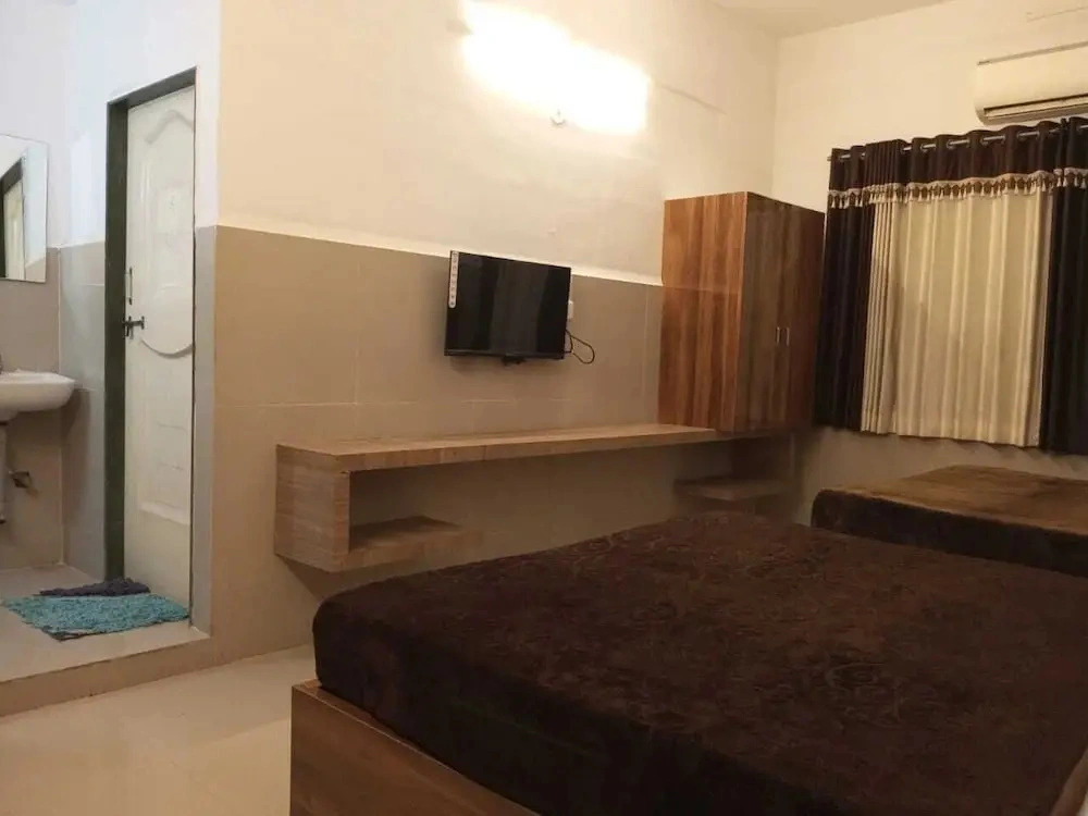 Hotel Crazy Home And Resort