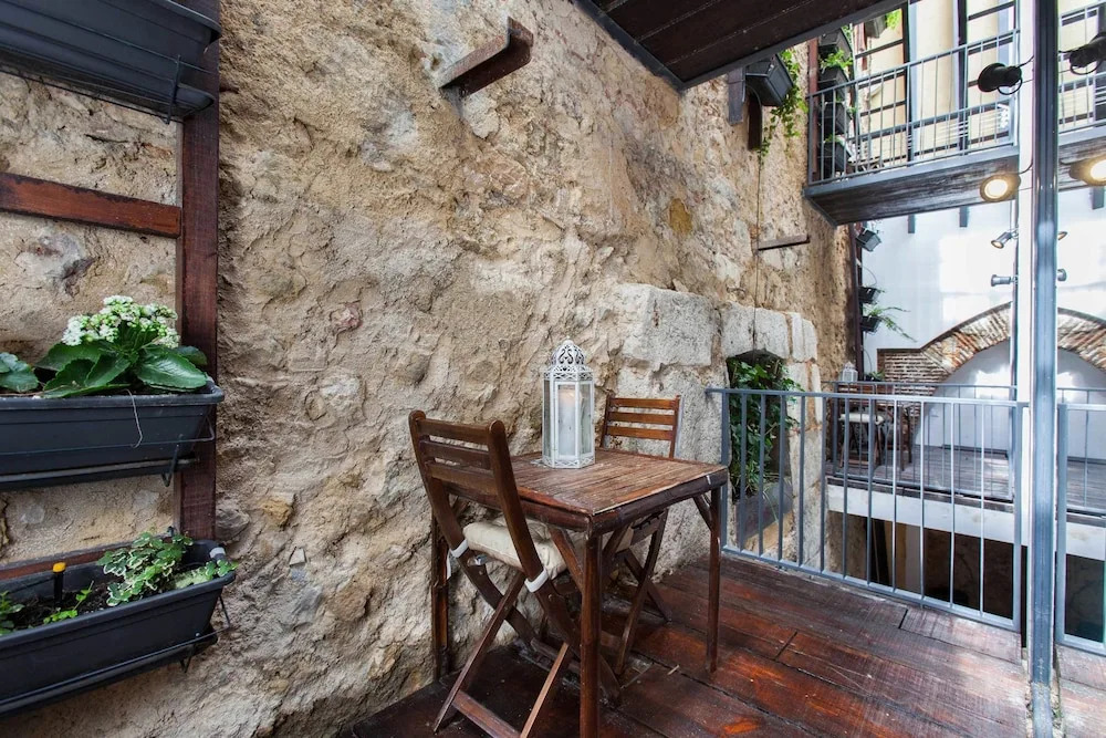The Old Stables Chiado Apartments
