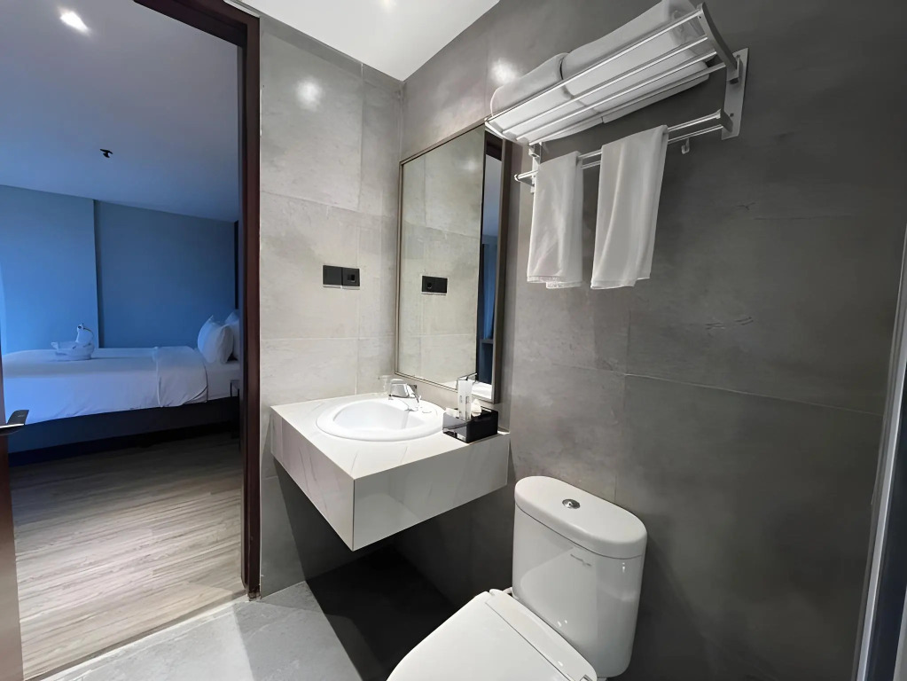 Rogers Hotel Manado