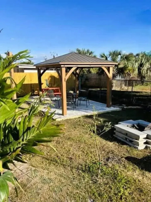 Sunny Side Up A Charming Retreat!