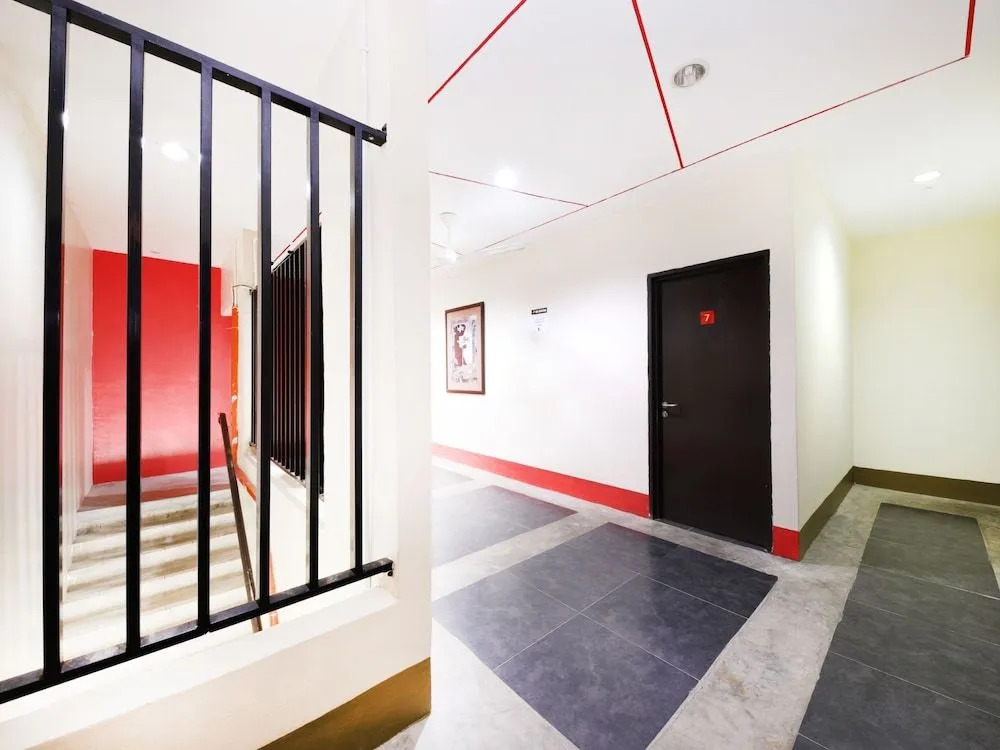 OYO 712 Hotel Corridor