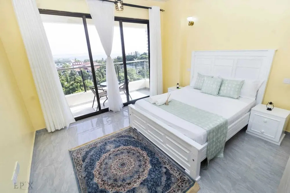 Lux Suites 3rd Avenue Seaview Apartments