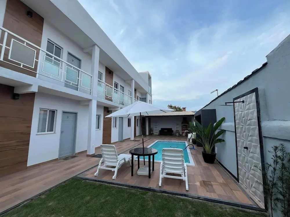 Aptos com Piscina e AC Brazilian Corner