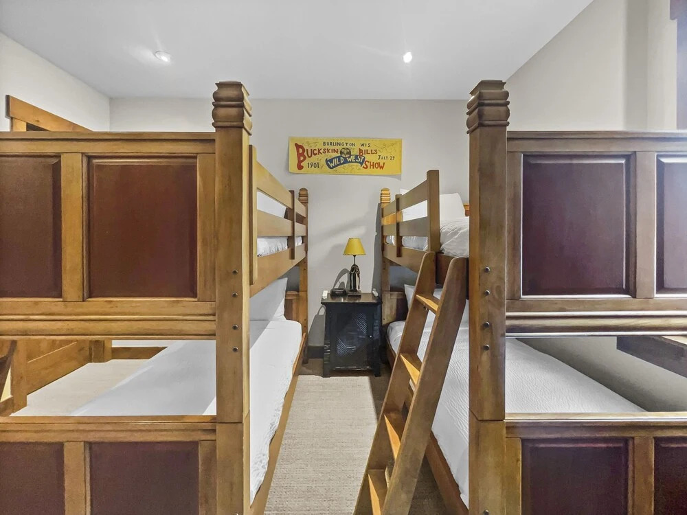 Amazing Pet-Friendly Executive Home, Ski-In Walk-Out - LR884 by Redawning