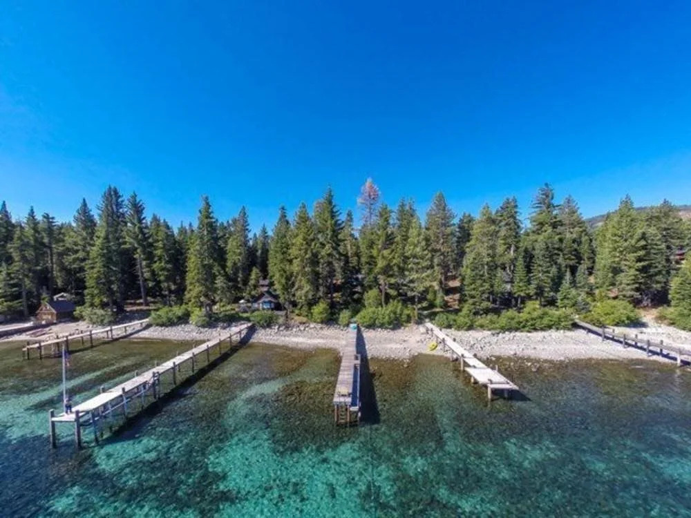 Couples Cove Lakefront Cabin