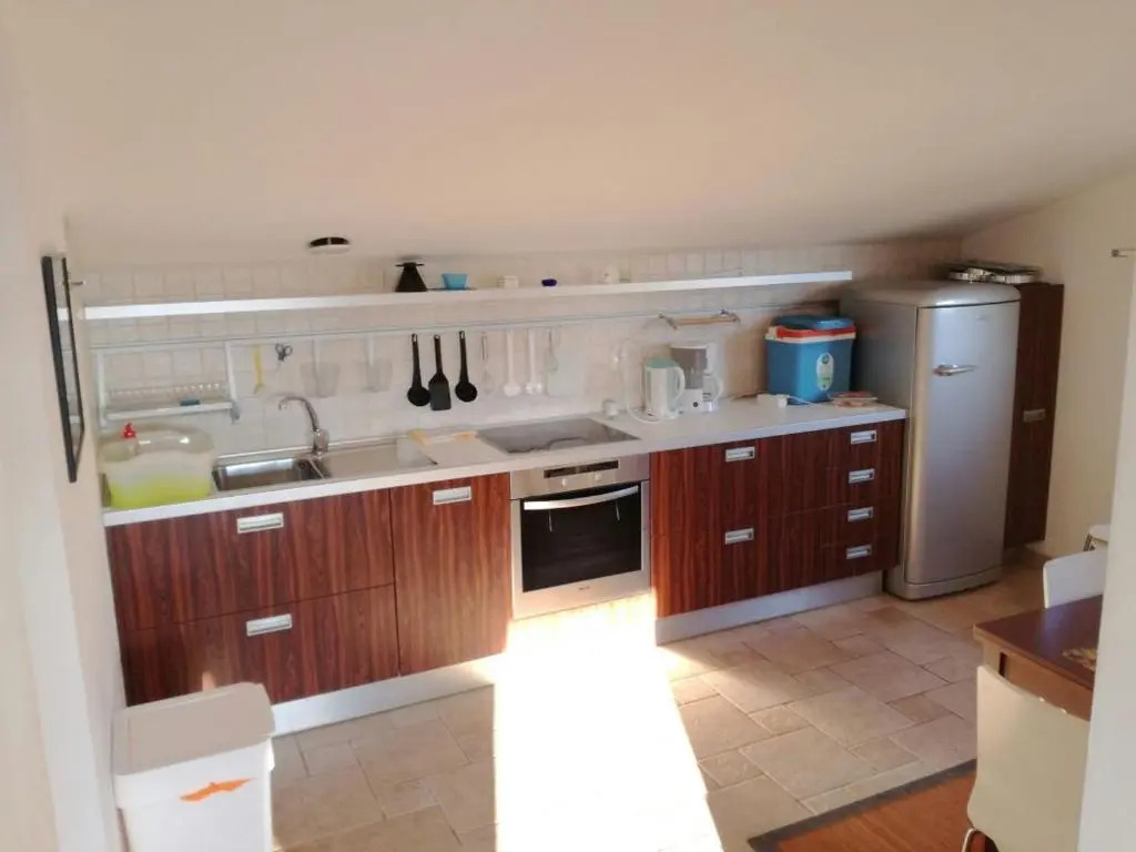 Nice, cosy studio apartment with shared outdoor pool