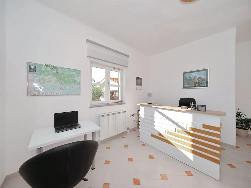 Splendid Villa Apartment Directly on the Beach, Whirlpool and Sauna, Nice Tavern