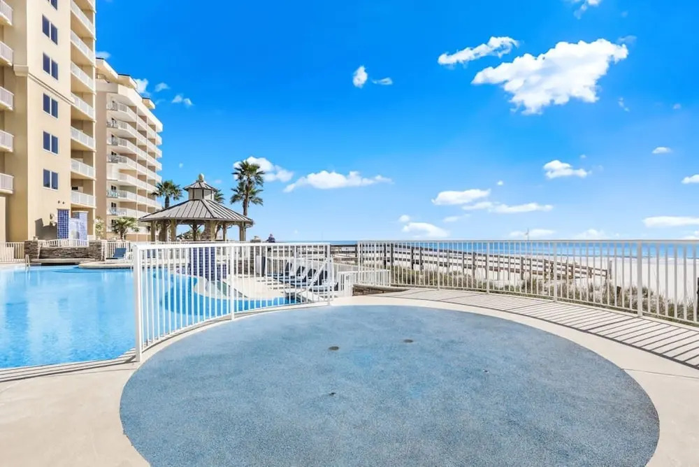 Beachfront Escape Sleeps 10 Incredible Views