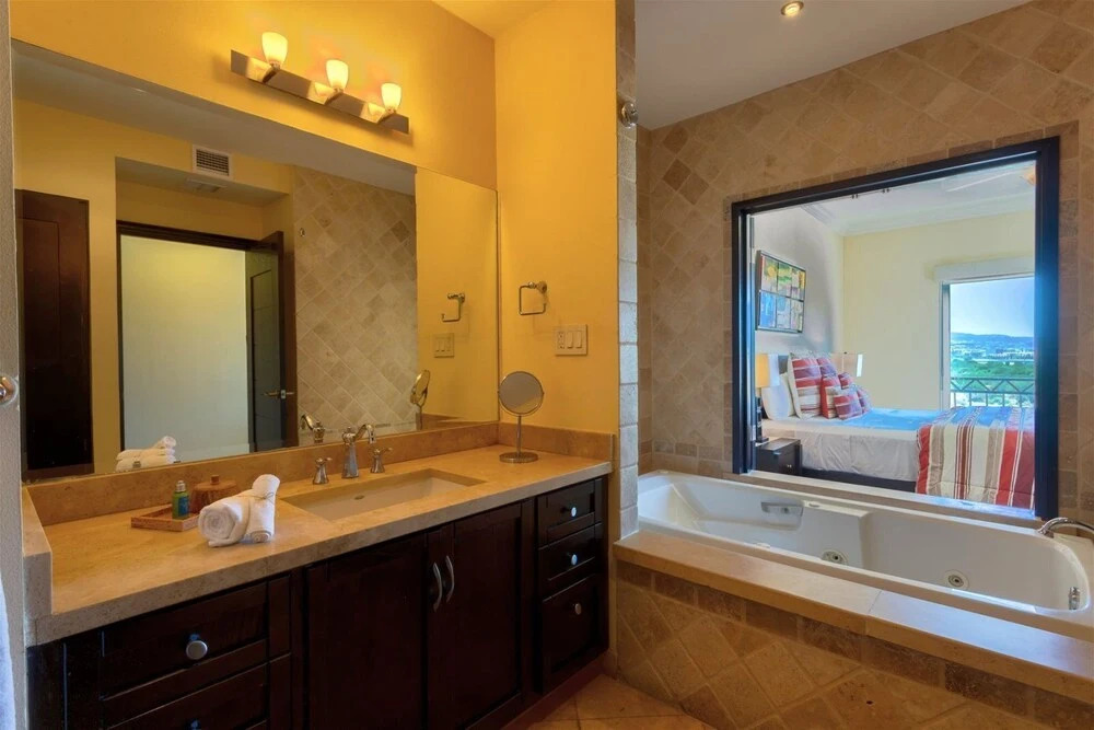 The Village 601 Beautiful Penthouse With Ocean Views
