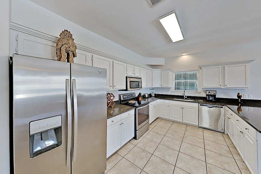 1387 W Lagoon Ave Home 3 Bedrooms 2 Bathrooms Home