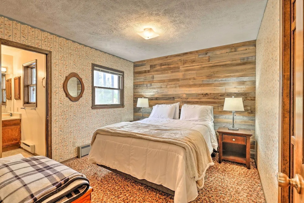 2 Mi to Grand Lake: Cabin w/ Fireplace & Library!