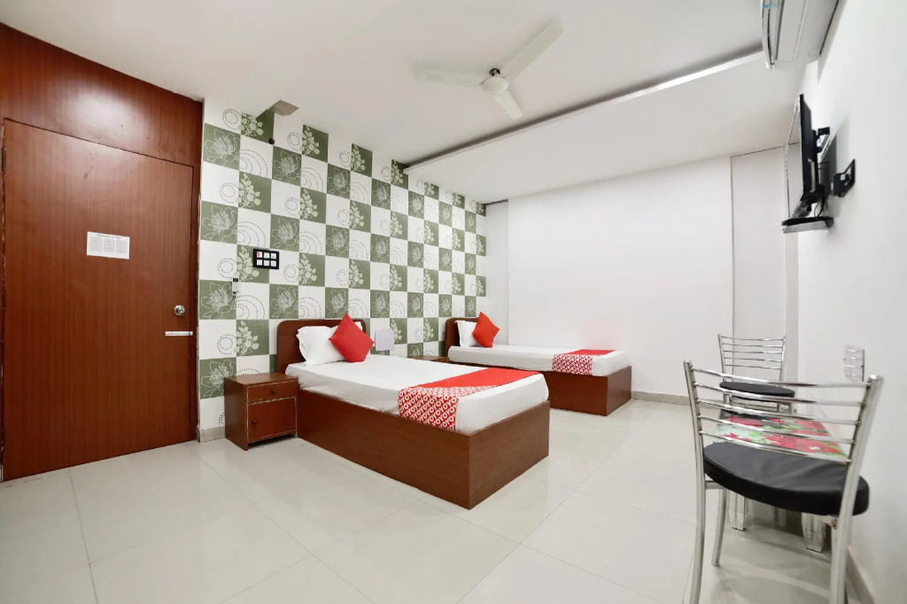 OYO 69621 Hotel Trisha