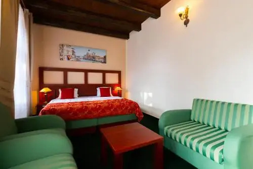 Vivaldi Apartments