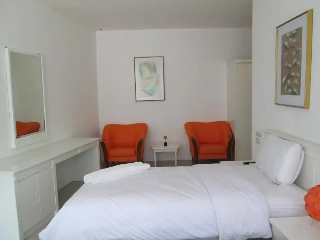 Kyai Luhur Guest House