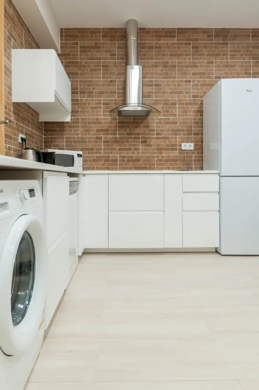 BERNABEU/ C.UNIVERSITARIA APARTMENTS