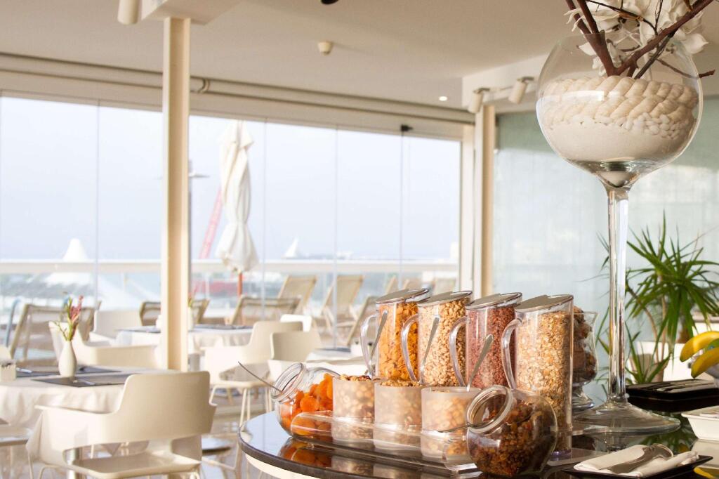 Отель Suites del Mar By Melia