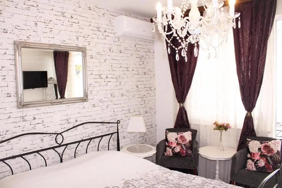Bella Elia Apartment