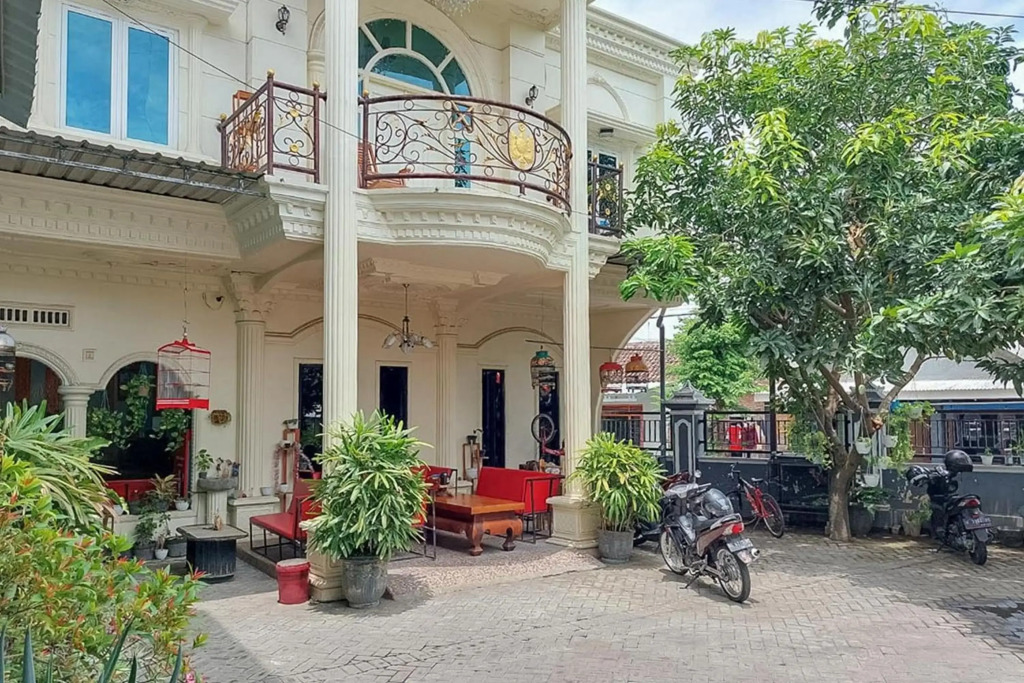 Icha Homestay near Terminal Purabaya Madiun