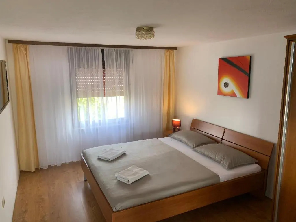 Apartment with large Seaview Terrace