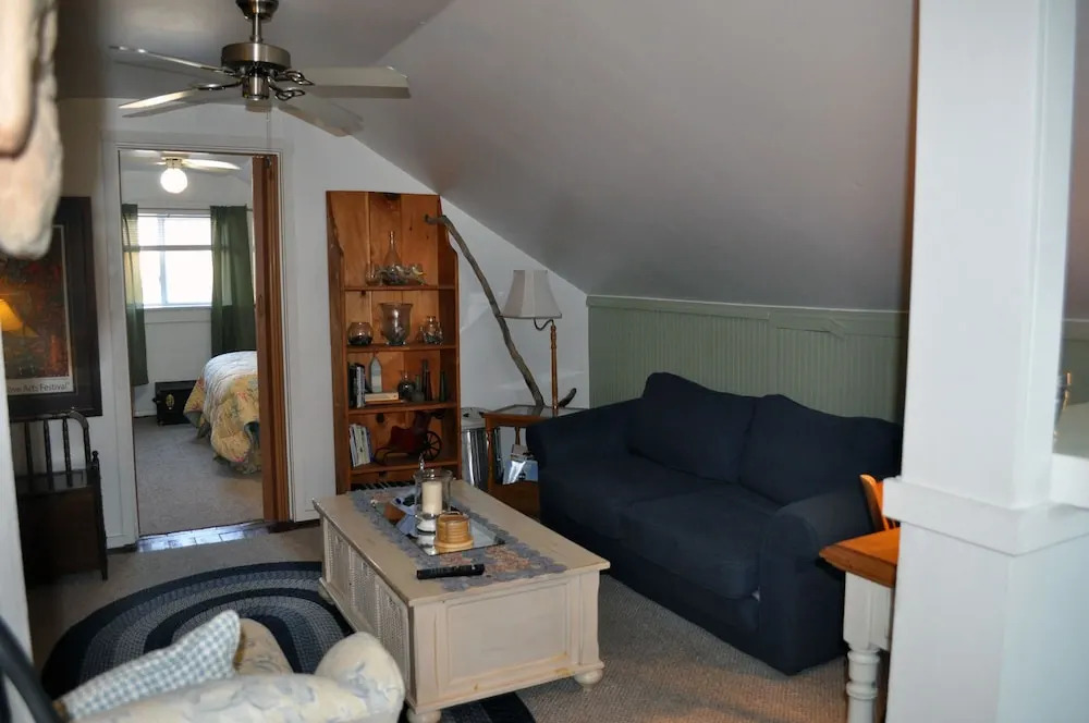 Otter Creek Inn