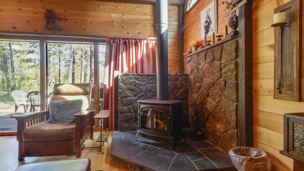 Cluster Cabin 19