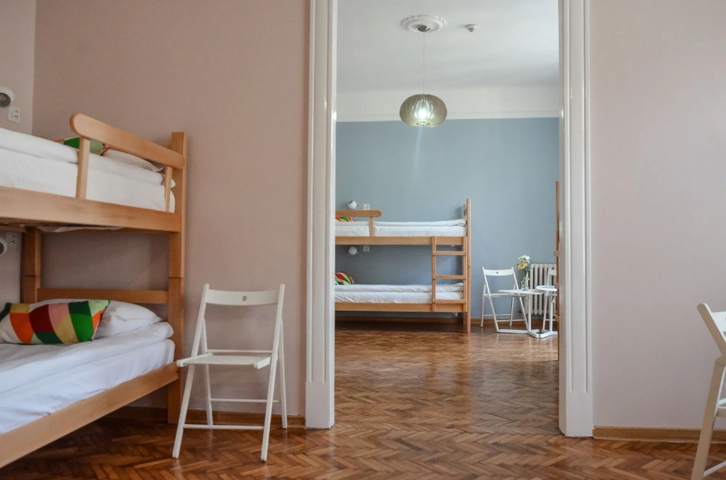 Roommates Hostel