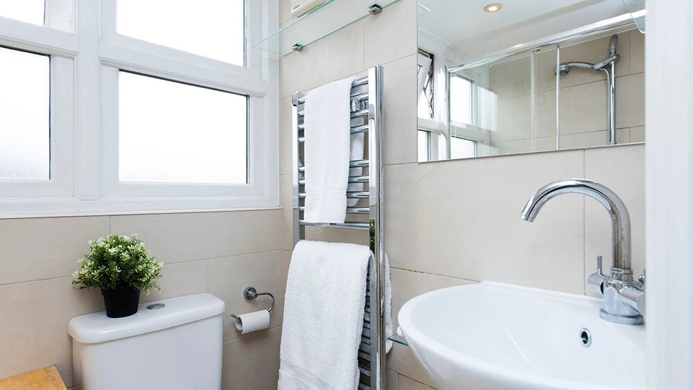 Spacious, Comfortable 2BR Fulham Maisonette