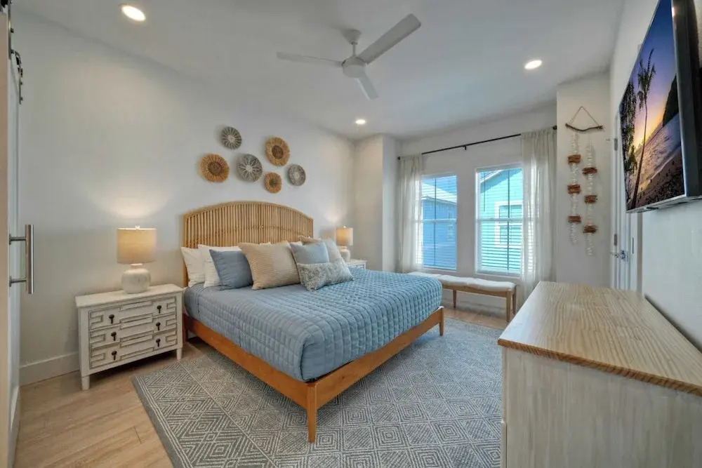 Sleeps 22 2 Homes w/ Private Pool + Patio Walkable Location, Golf Cart Zone