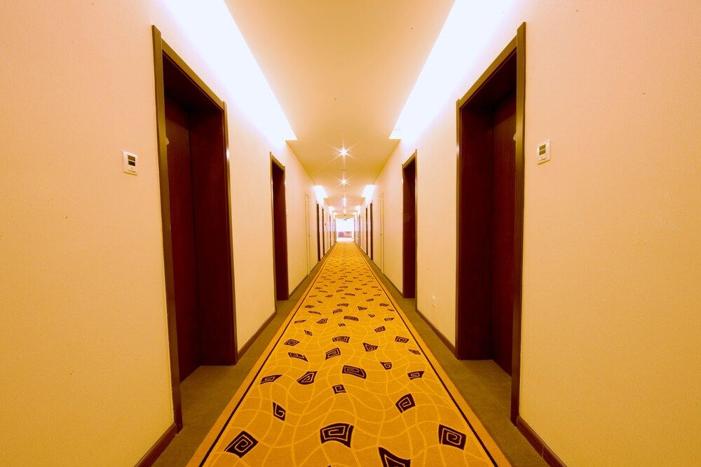 Dunhuang Golden Leaf Hotel