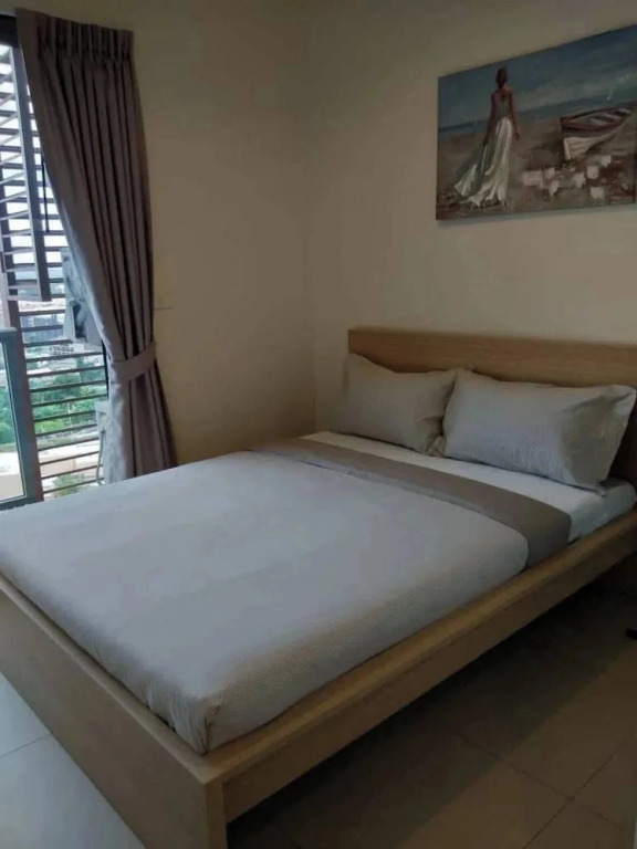 Large High Floor, Best Pool and Awesome Location