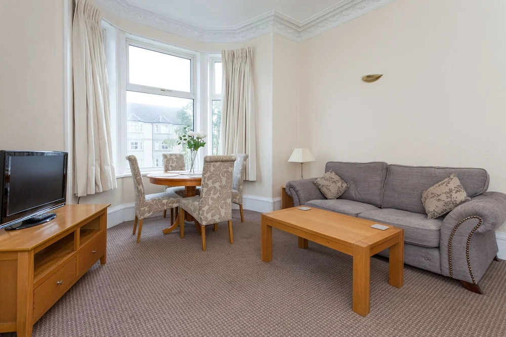 Cosy 5BD Double Upper Flat - Heart of Aberdeen