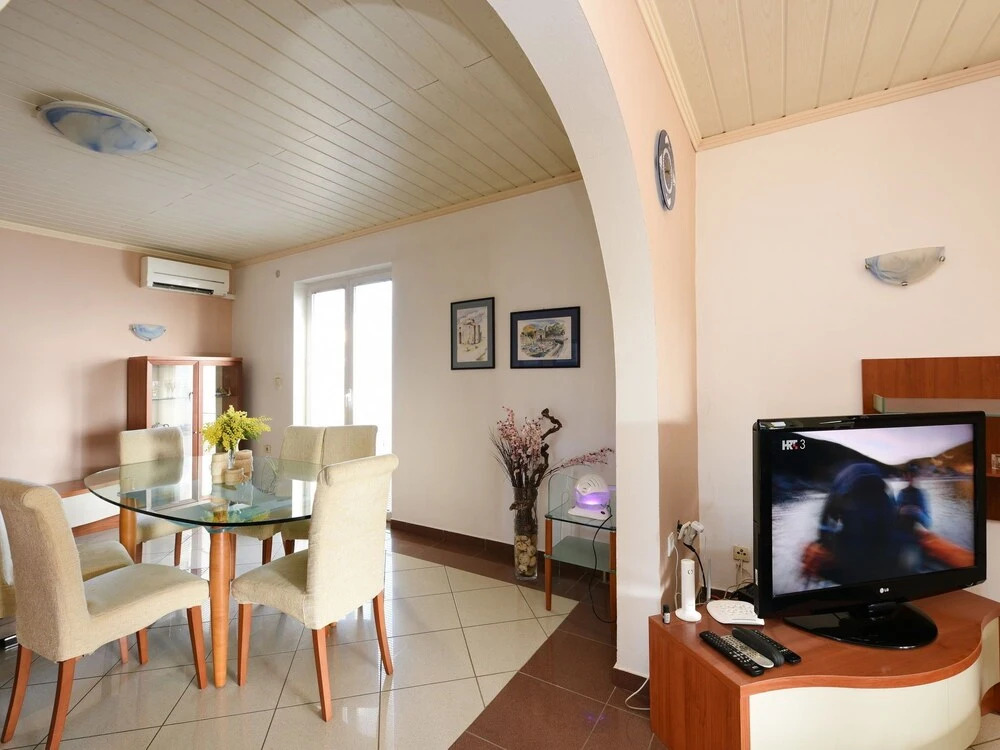 Spacious Apartment in Zadar With Private Terrace