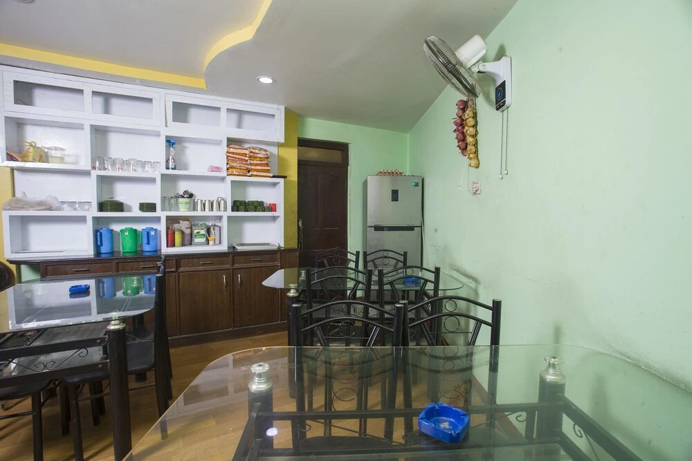 OYO 161 Ram Janaki Hotel