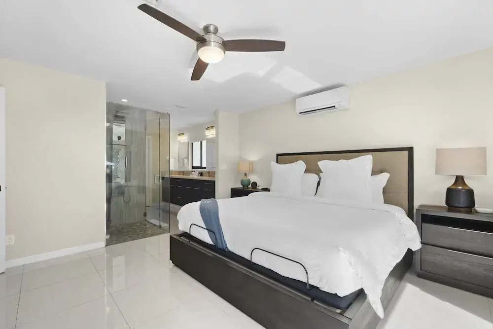 Relax in Luxury - 3 Bed 2 Bath Oasis With Pool